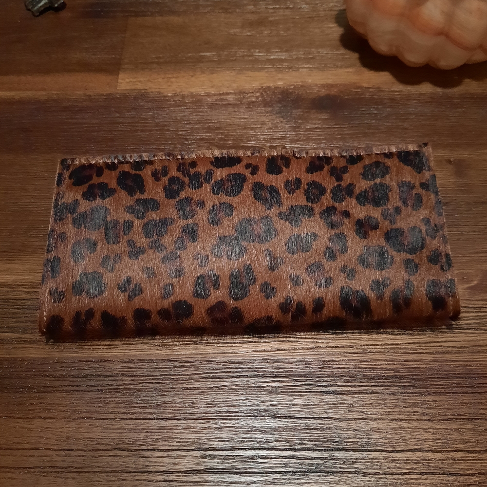 Chic Leopard Print Wallet - Picture 3 of 4